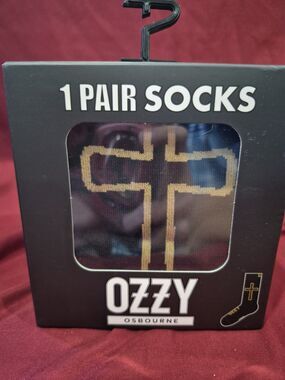 New In Box Ozzy Osbourne 7-12 Cross Logo Crew Socks 1 Pair Brand Rock Band Merc
